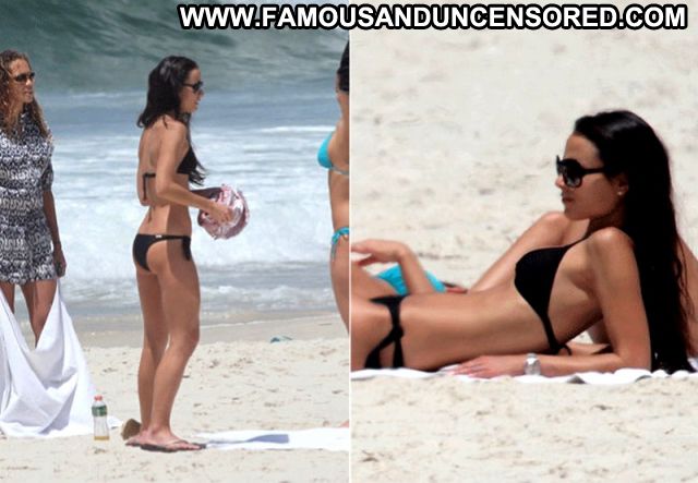 Jordana Brewster Small Tits Bikini Brunette Actress Famous