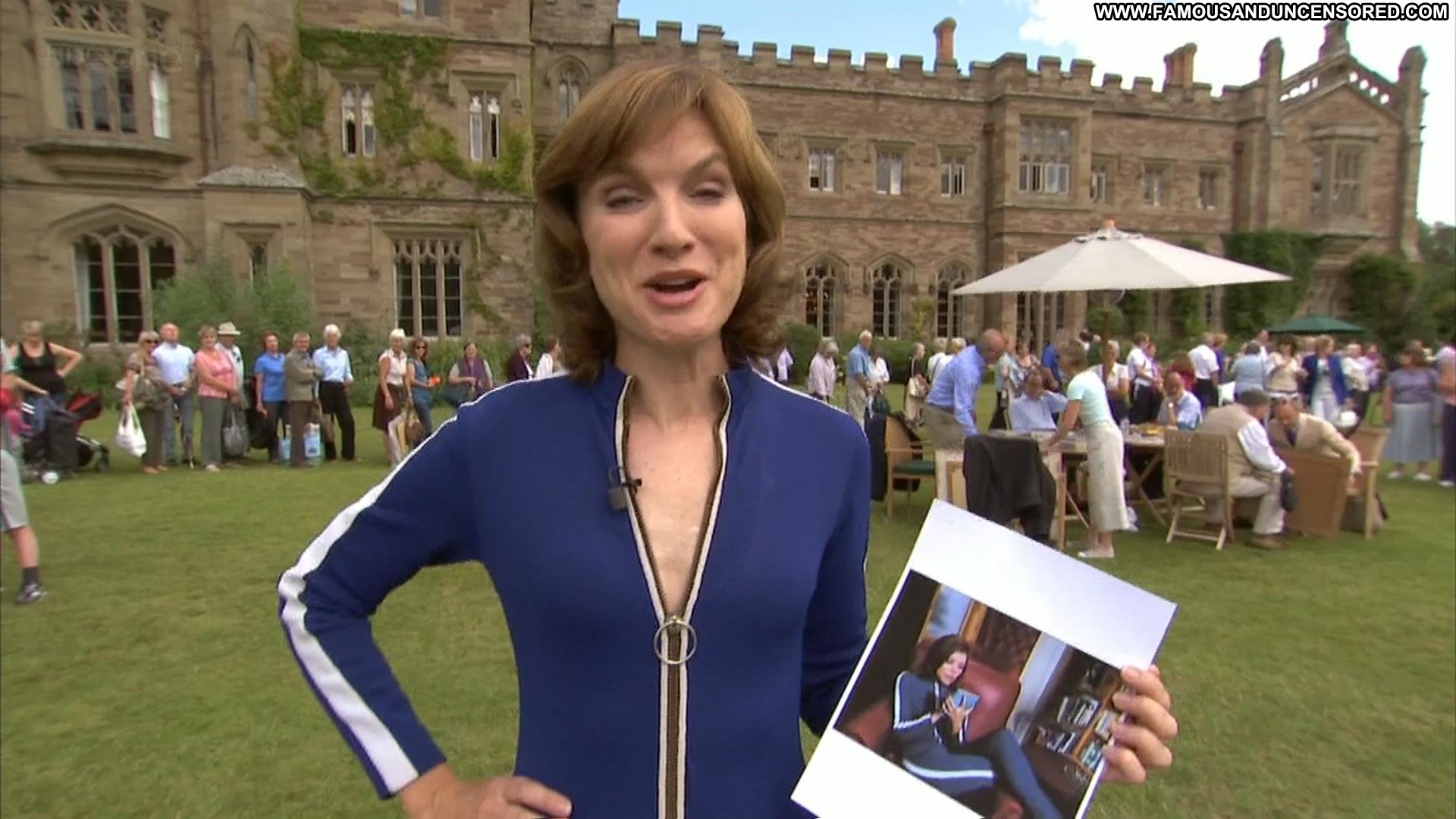 Fiona Bruce Celebrity Beautiful Babe Posing Hot Hd Catsuit