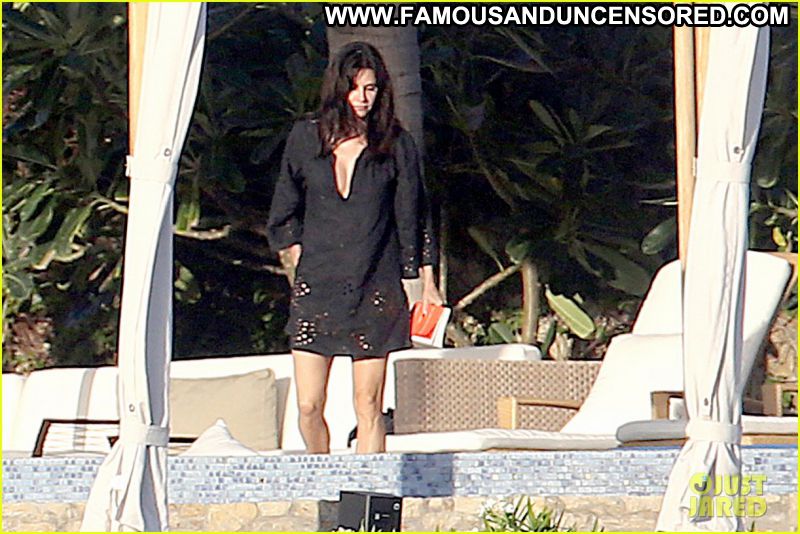 Courteney Cox Bikini Celebrity Posing Hot Celebrity Cute Hot Posing Hot Babe Actress Brunette Famous 6771