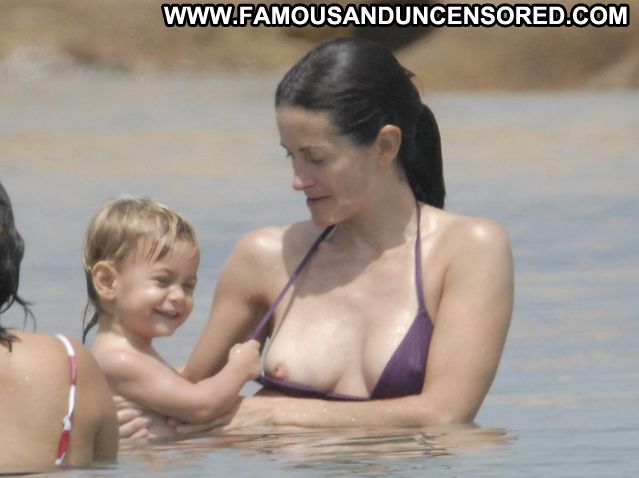 Courteney Cox Nude Sexy Scene Beach Brunette Bikini Gorgeous