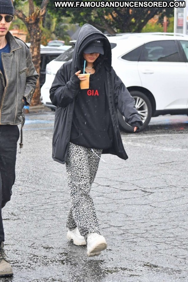 Vanessa Hudgens No Source  Posing Hot Celebrity Beautiful Paparazzi